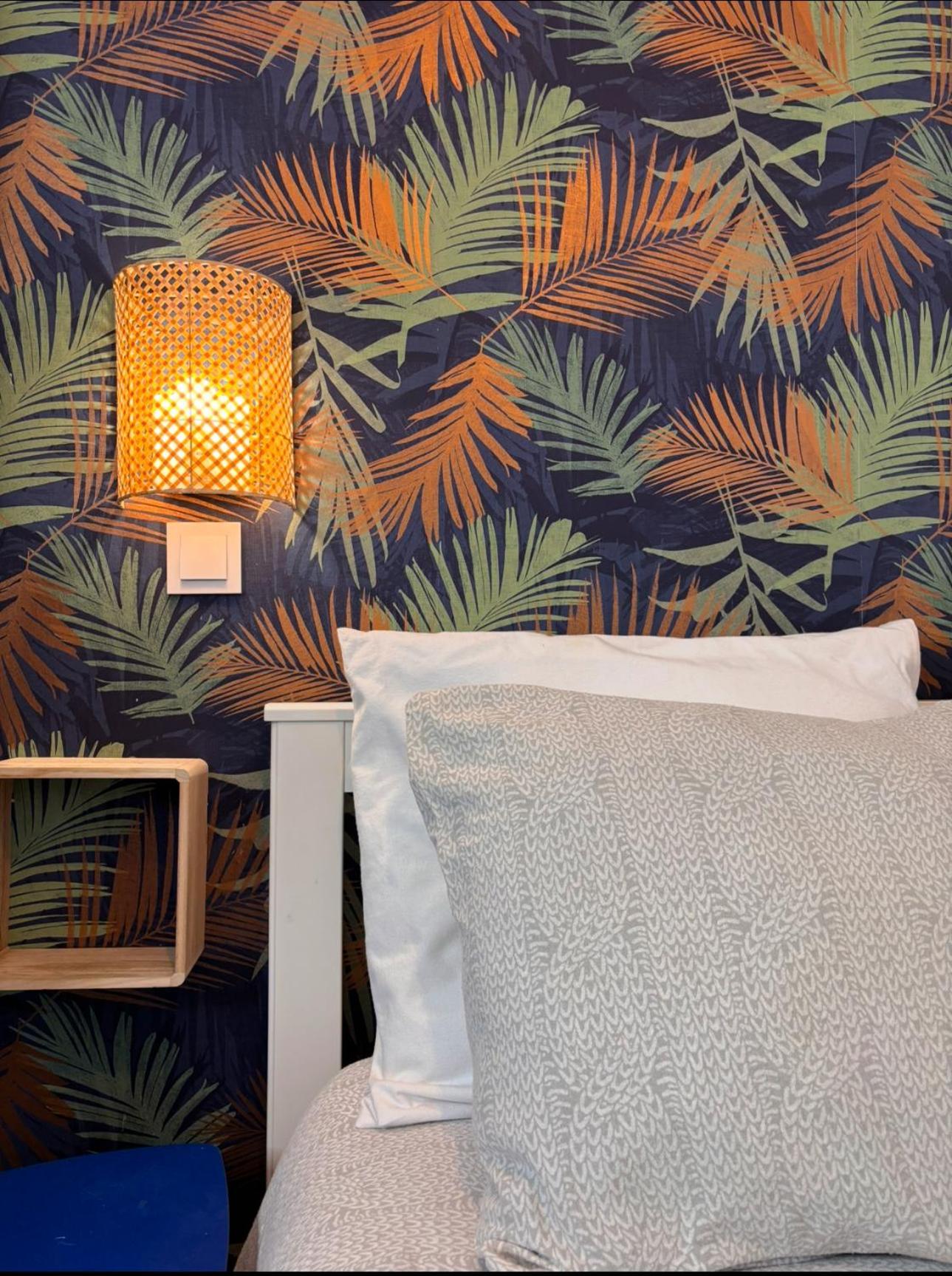 Cosy Next To Disneyland & Train